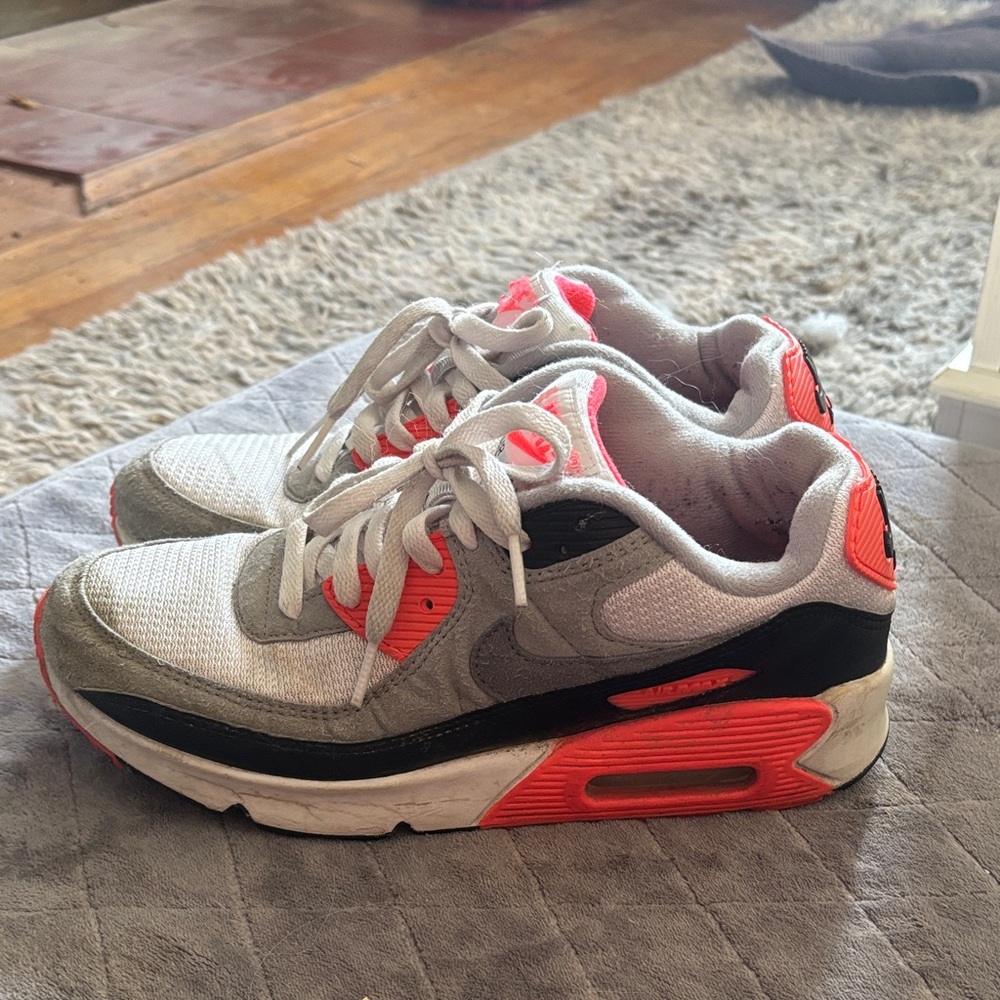 Kids Nike Infared Airmax 90 size 7Y